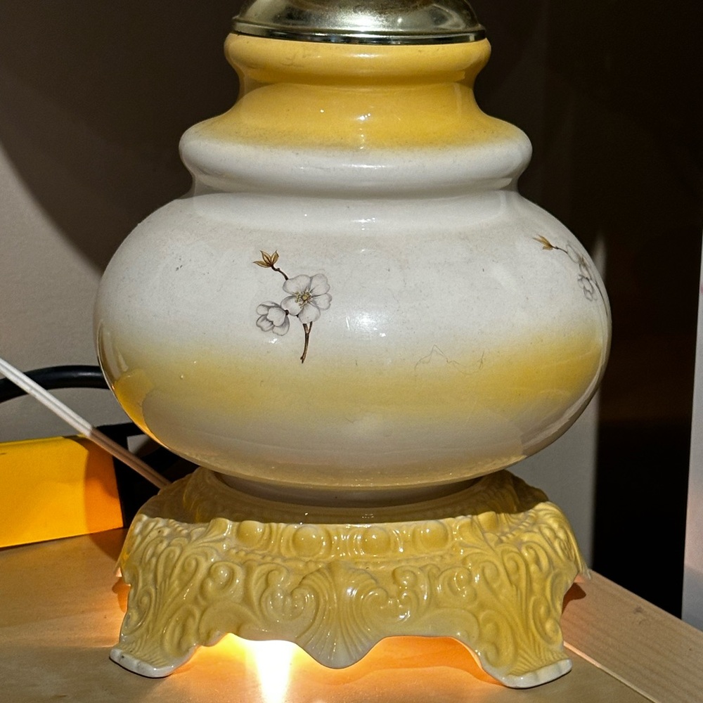 Antique Gone With the Wind 3-Way Parlour Lamp